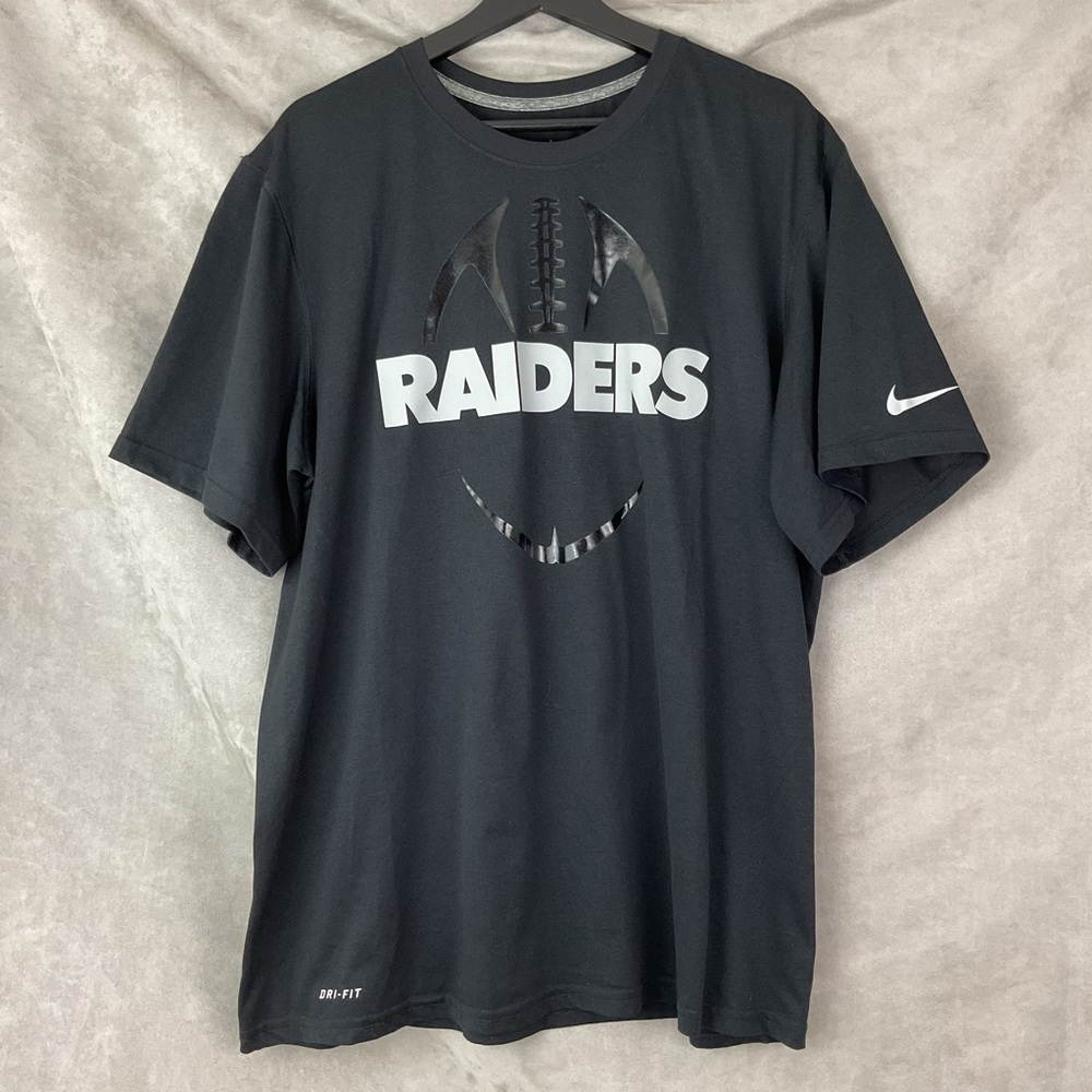 Oakland Raiders short sleeved men’s t-shirt